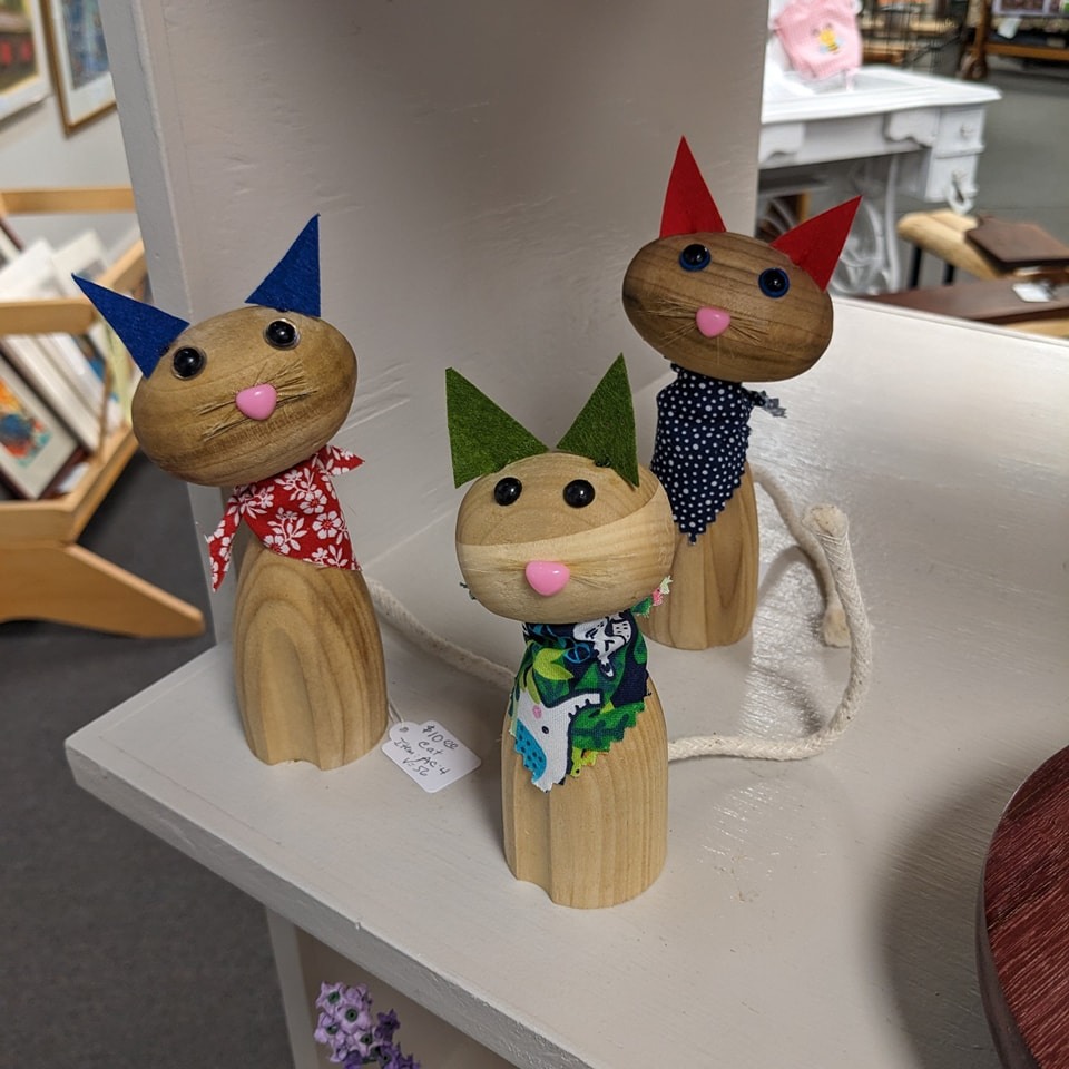 wood turned cats